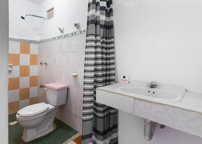 Oyo Roma Hotel