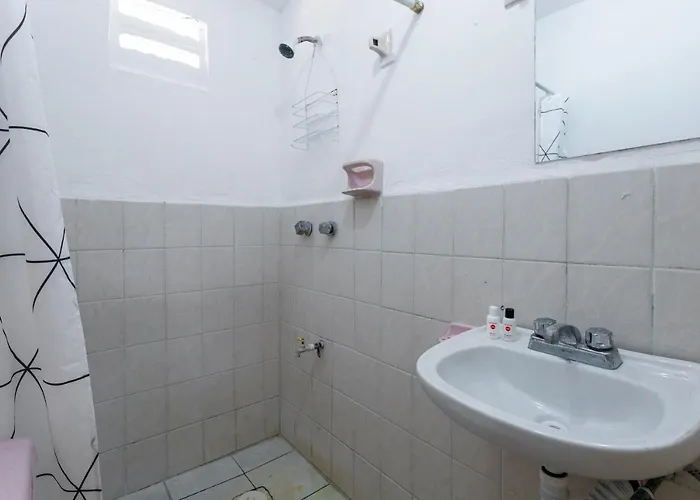 Hotel Oyo Roma 2*